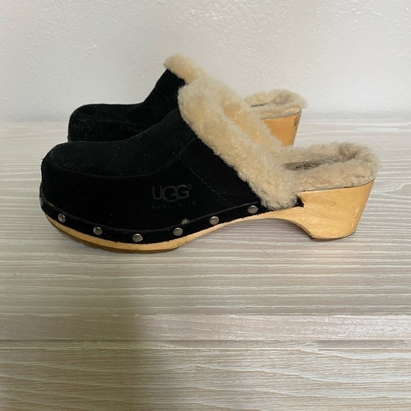 UGG Kalie 5426 Shearling Lines Black Suede Slip on Clogs - Picture 2 of 7